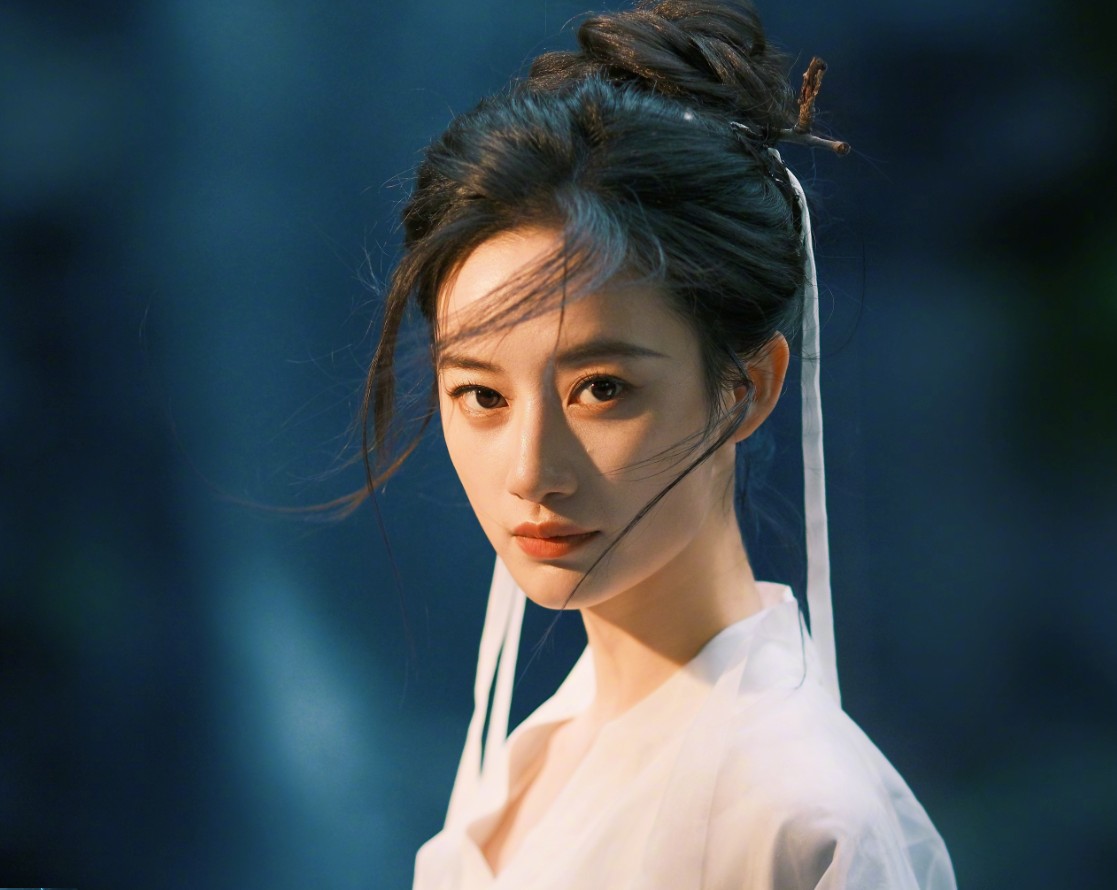 内娱这四位狐狸塑的明星：用气质演活灵动与智慧，男女各有韵味！