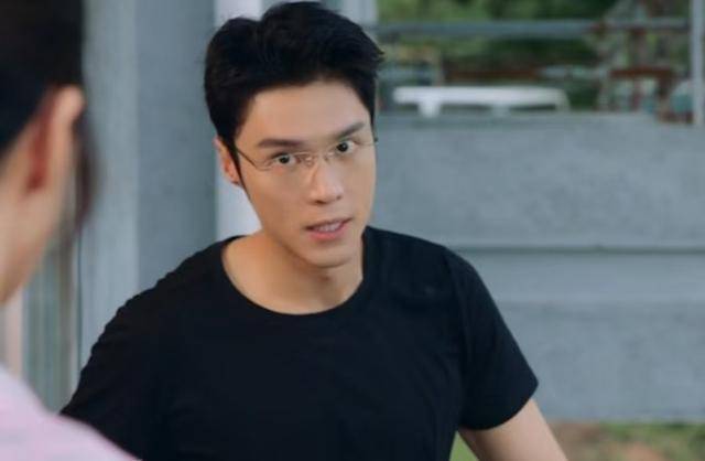 TVB剧集《侠医》在近日已经迎来大结局，自剧集播出之后，观众对剧集的讨论度还是很高的，除了TVB视帝陈豪成功演活了侠义医师之外，其他有份参与的演员们的表现也同样是十分精彩，备受观众们的好评。  在该剧集中，还有一位演员的表现也是很是受到观