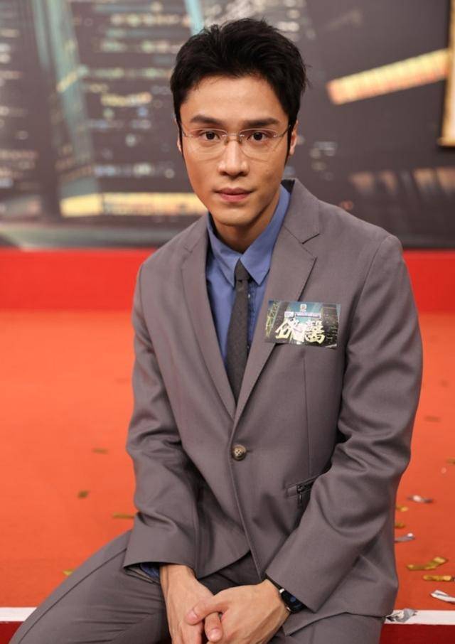 成功去油腻？TVB小生新剧中获赞奸出新高度，更被看好能夺男配角