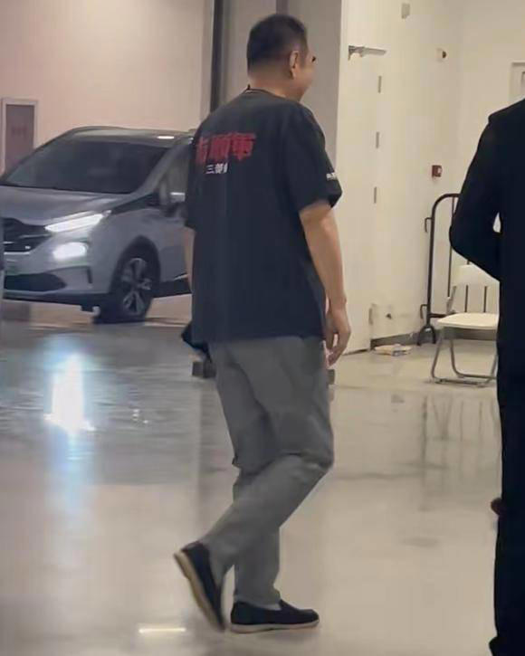 志愿军3首映：73岁陈凯歌老态龙钟，56岁陈红貌美如花，差距真大