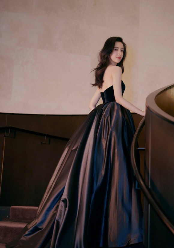 内娱这四位狐狸塑的明星：用气质演活灵动与智慧，男女各有韵味！