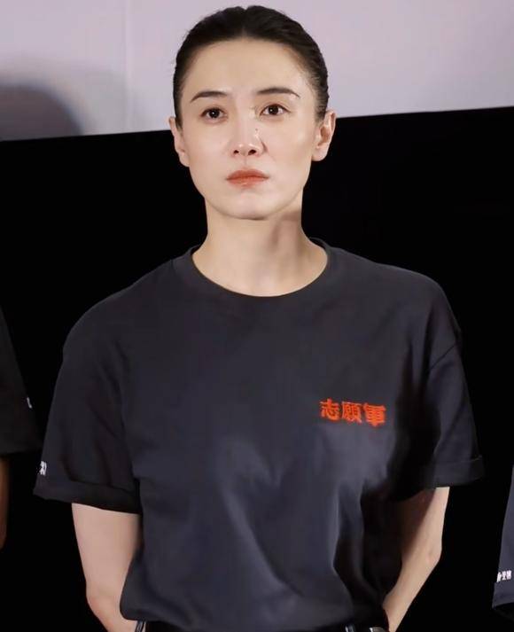 志愿军3首映：73岁陈凯歌老态龙钟，56岁陈红貌美如花，差距真大