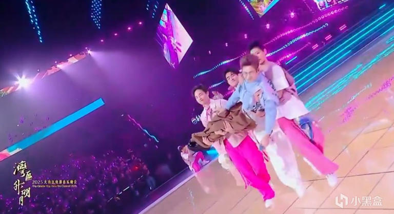 沈佳润出场小沈阳被抬走！长江后浪推前浪，父女俩同台真欢乐