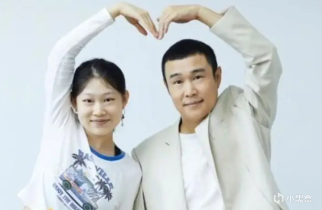 沈佳润出场小沈阳被抬走！长江后浪推前浪，父女俩同台真欢乐