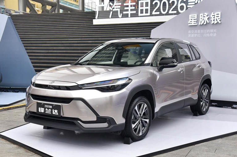 2026款丰田锋兰达上市！焕新价10.28万外观更年轻，搭载2.0L混动