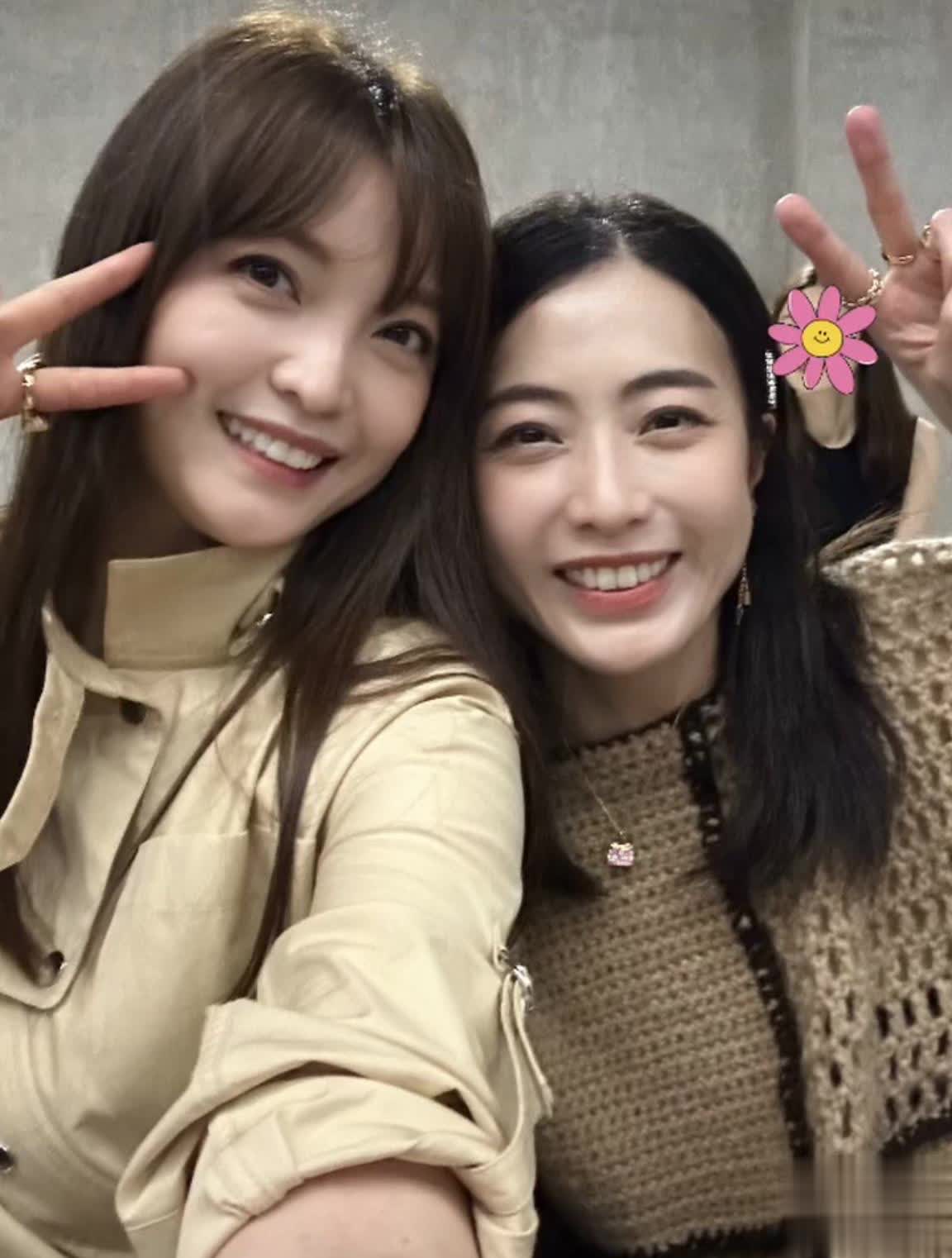 甘比携母亲和7岁女儿看秀，三代同堂刘銮雄却未露脸