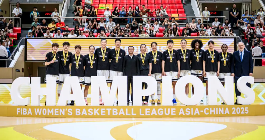 又拿MVP！杨舒予23分霸气怒吼杜锋送祝贺 女篮核心由00后扛大旗