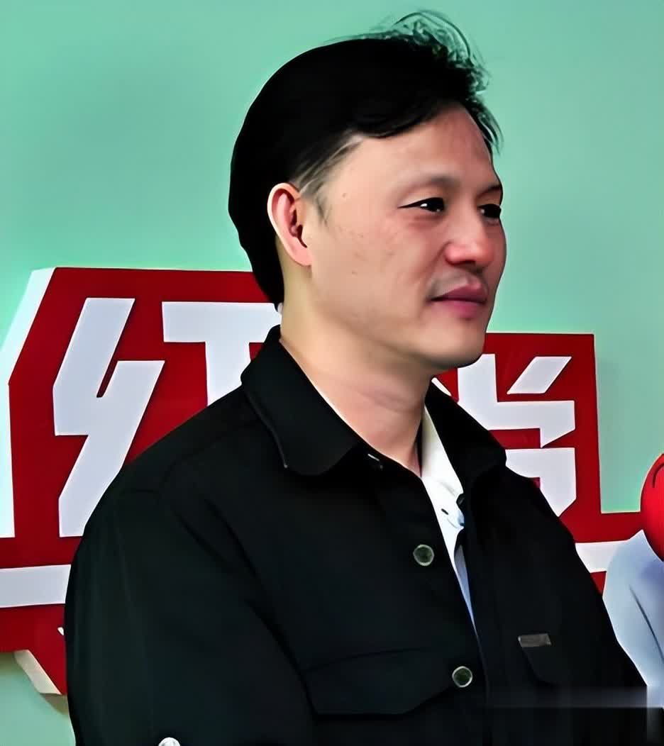 演完《生万物》又战国庆档《震耳欲聋》，66岁迟蓬期待值拉满