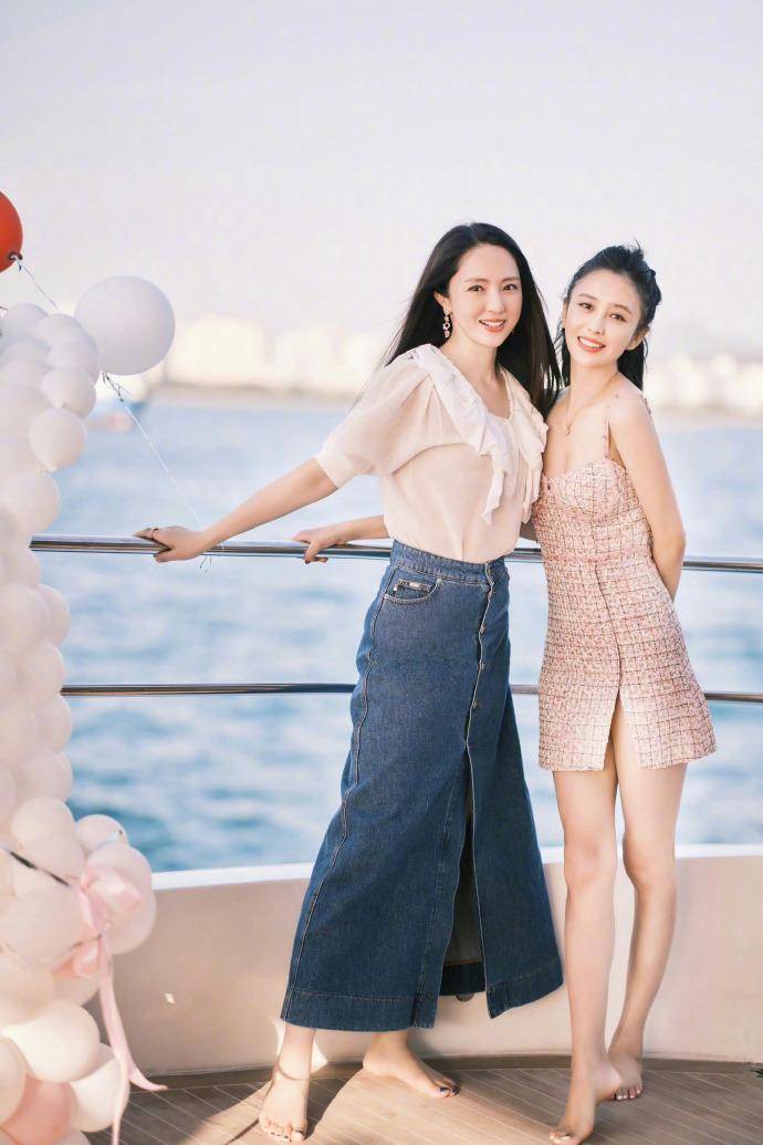 星二代不怯场！小酒窝让佟丽娅带她找宋亚轩握手，朵朵给她拍美照