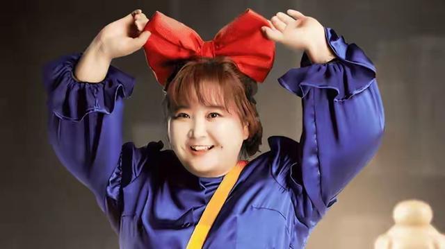 钱再多有什么用？赚了34亿后贾玲被“边缘化”，冯巩的用心白费了