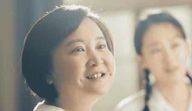 钱再多有什么用？赚了34亿后贾玲被“边缘化”，冯巩的用心白费了