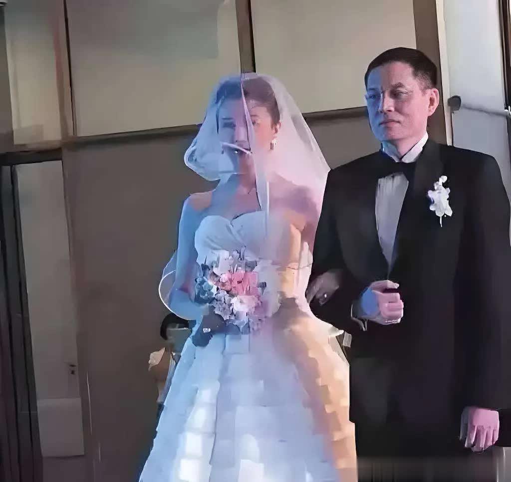 孙菲菲前夫称孩子非亲生，女方做鉴定并劝女孩勿未婚先孕