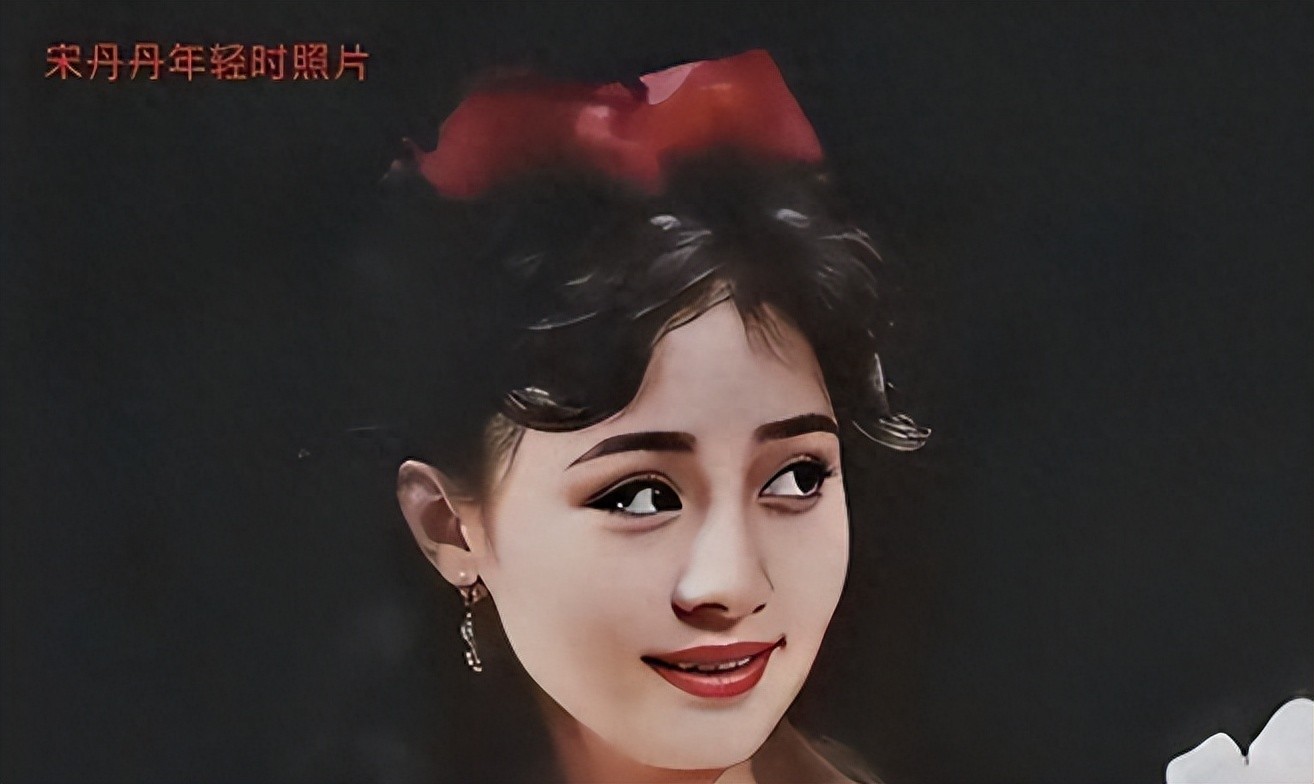 北大才女梁欢：非做小三也要嫁英达，26年后，她比宋丹丹还要不幸