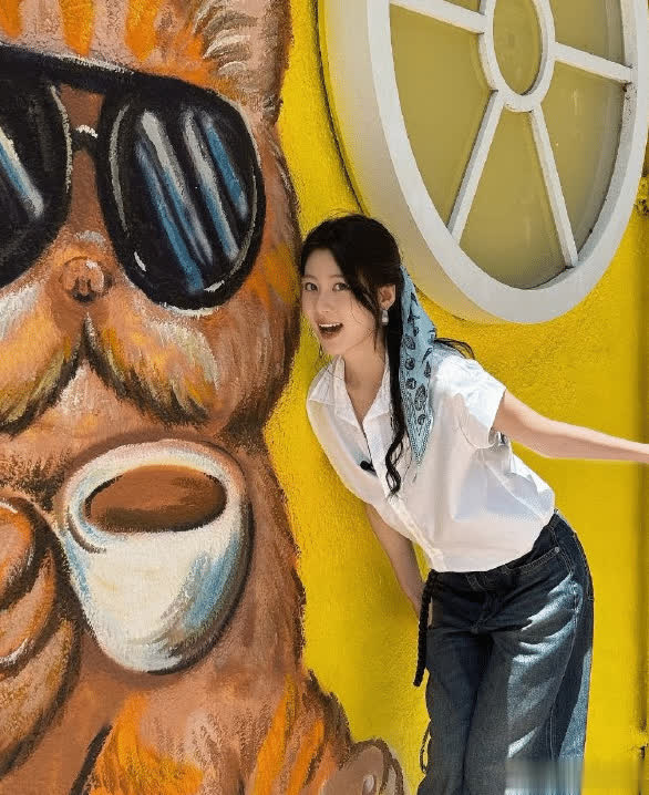 这是什么跨代神仙友谊？阿娇赵昭仪互教方言超默契，她们怎么认识的？