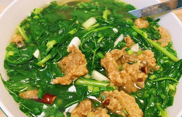 炸酥肉到底用面粉还是淀粉？大厨教正确做法，外酥里嫩，越嚼越香