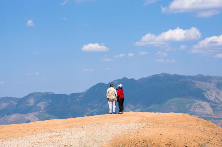 银发旅行热：消费升级、适老化与新蓝海