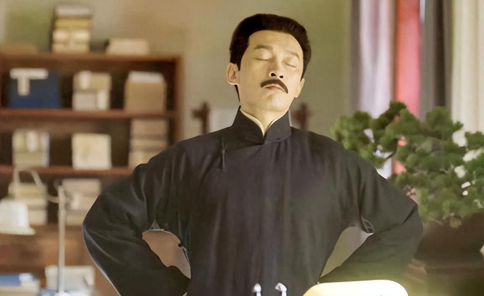 原来他们是夫妻，《沉默的荣耀》他中年大火，娶大学同学恩爱20年