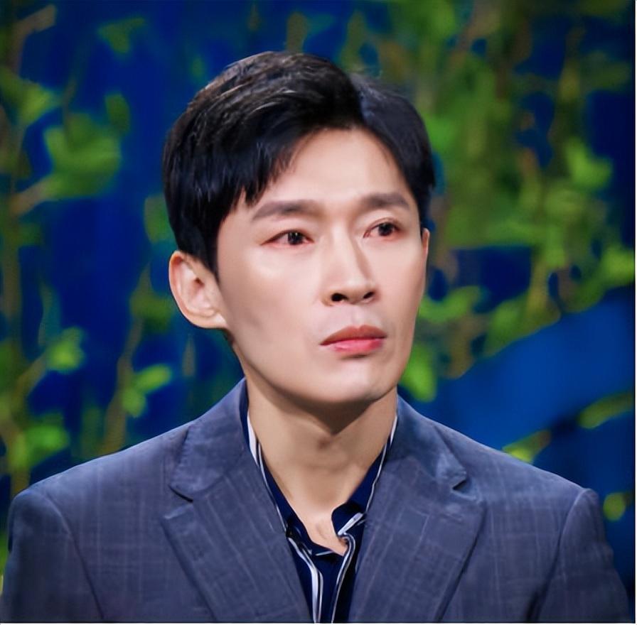 原来他们是夫妻，《沉默的荣耀》他中年大火，娶大学同学恩爱20年