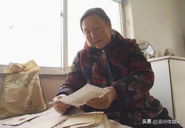山东女环卫工多年拾荒助学，捐款40余万元！78岁还不停歇