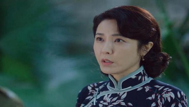 只涨年龄不涨演技！曾艳压梅婷的她，成央视《沉默的荣耀》戏混子