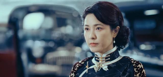 只涨年龄不涨演技！曾艳压梅婷的她，成央视《沉默的荣耀》戏混子