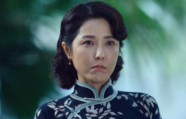 只涨年龄不涨演技！曾艳压梅婷的她，成央视《沉默的荣耀》戏混子