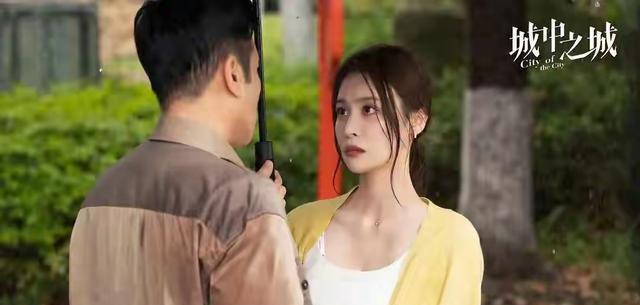 她明明比吴越漂亮，也比曾黎年轻，偏偏于和伟两次都没带动她