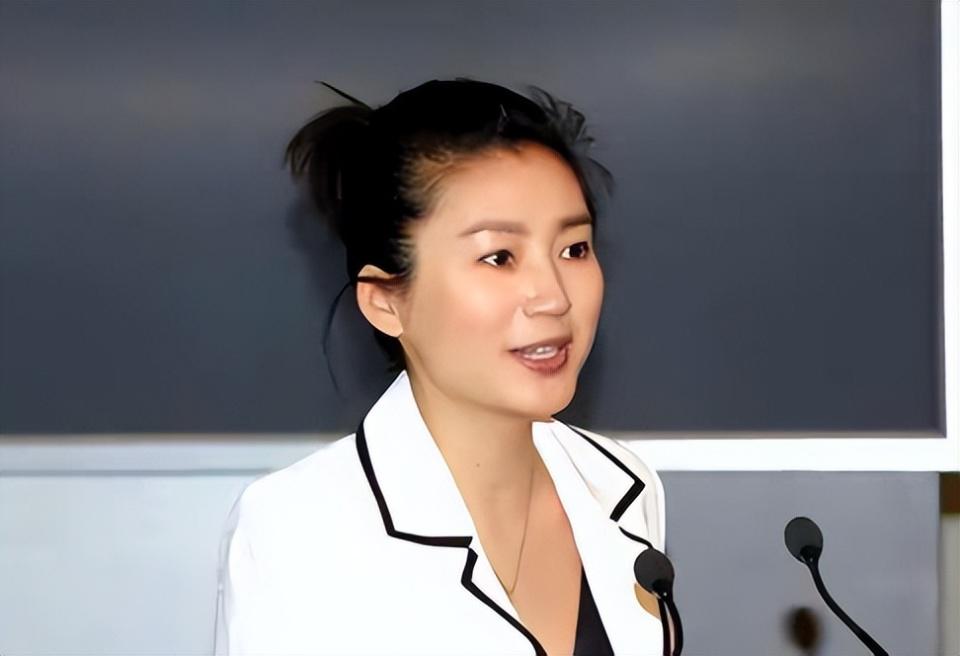 “央视一姐”王小丫：一婚嫁富豪 二婚高官 两婚未孕