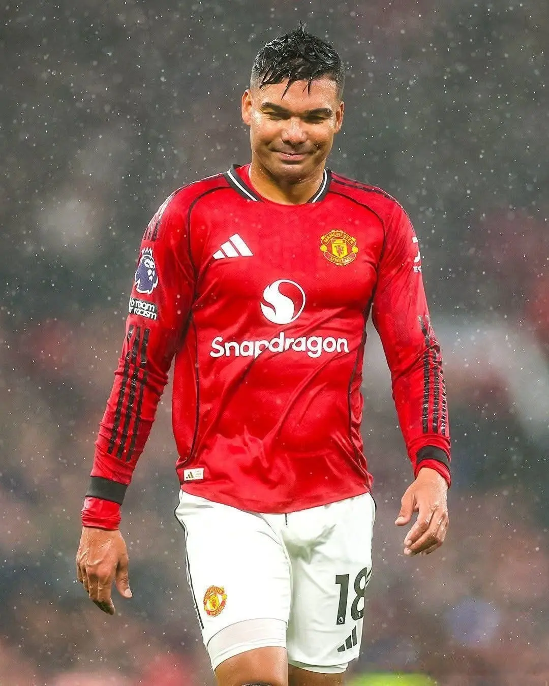 曼联重磅：压缩薪资支出，开启2老将续约谈判，大幅降薪+短期合同