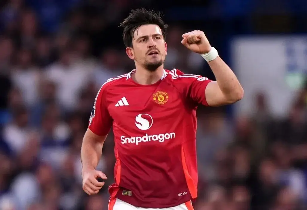 曼联重磅：压缩薪资支出，开启2老将续约谈判，大幅降薪+短期合同