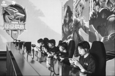 逆袭翻盘！ 南京杀出一匹电竞“黑马”