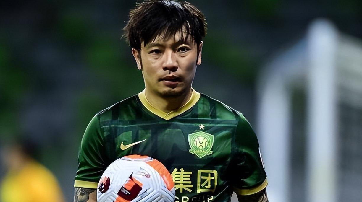 北京国安VS深圳新鹏城首发浮现：替补小门将坐镇，新帅重用灵魂老将，法比奥冲锋