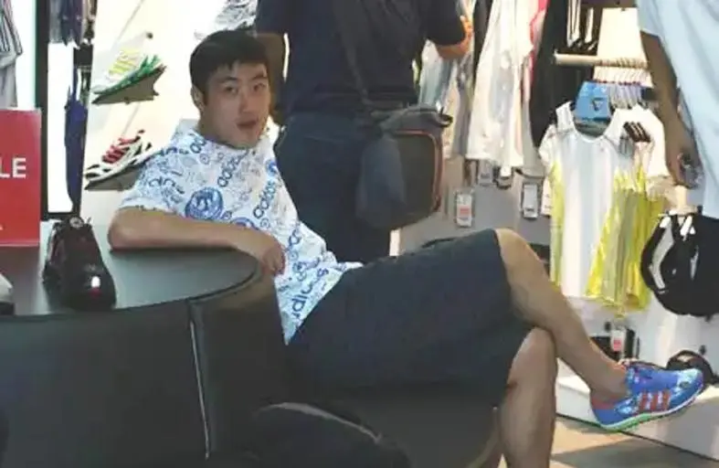 左阎右李是中国足坛近30年最强边路！可惜阎百万和快刀浪子、毛剑卿自毁前程