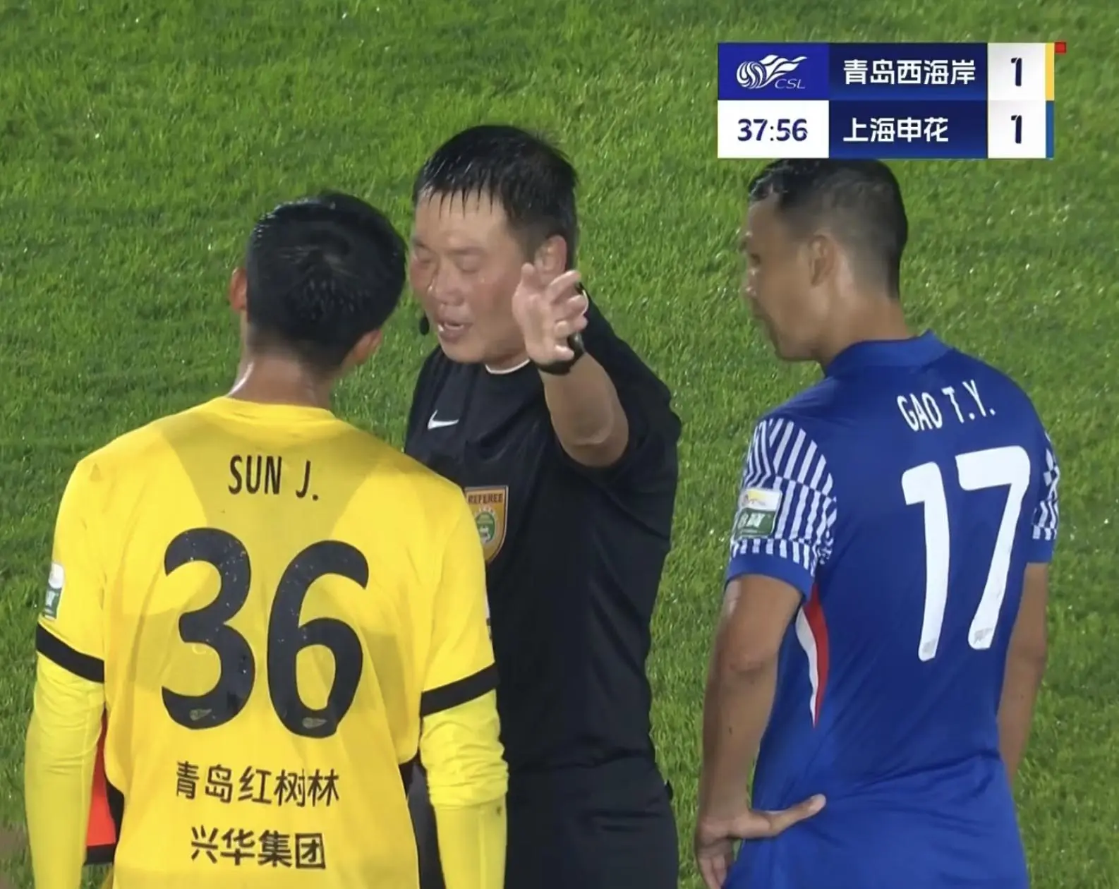 随着申花2-1逆转9人西海岸，蓉城3-1，海港4-3，中超冠军基本出炉