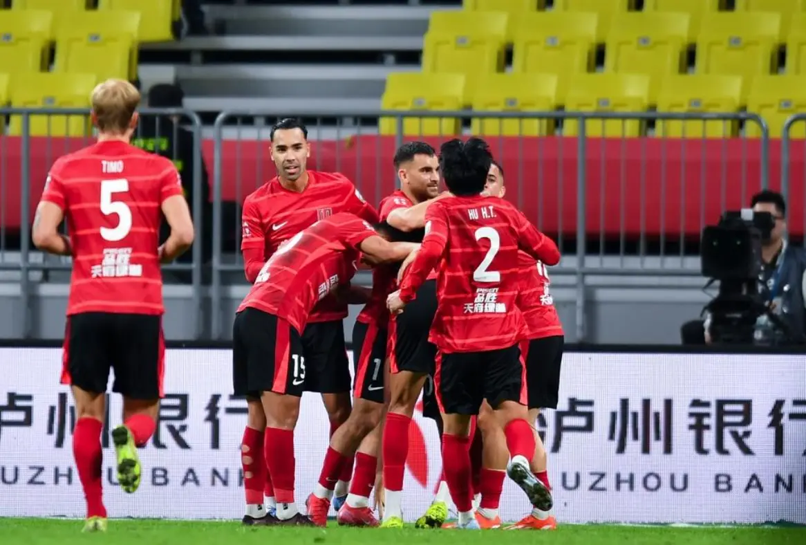 一场3-1，让中超争冠大乱，前2只差2分，成都蓉城紧追领头羊