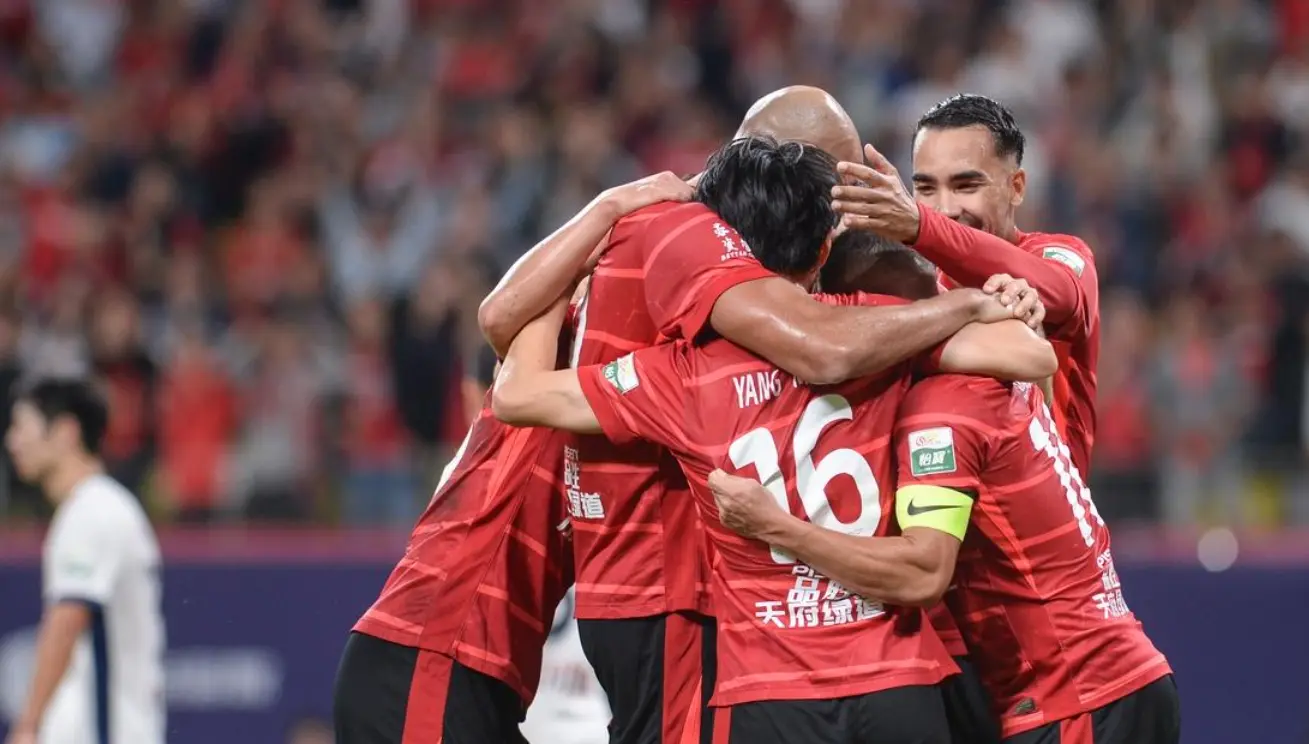 一场3-1，让中超争冠大乱，前2只差2分，成都蓉城紧追领头羊