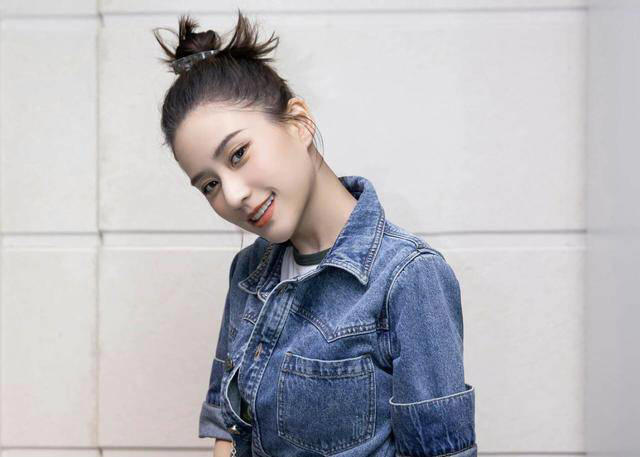 何超莲窦骁再曝离婚，传男方为办婚礼耗光积蓄，婚后一直拍戏赚钱