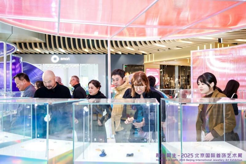 北京服装学院国际首饰艺术展点亮园林之夜