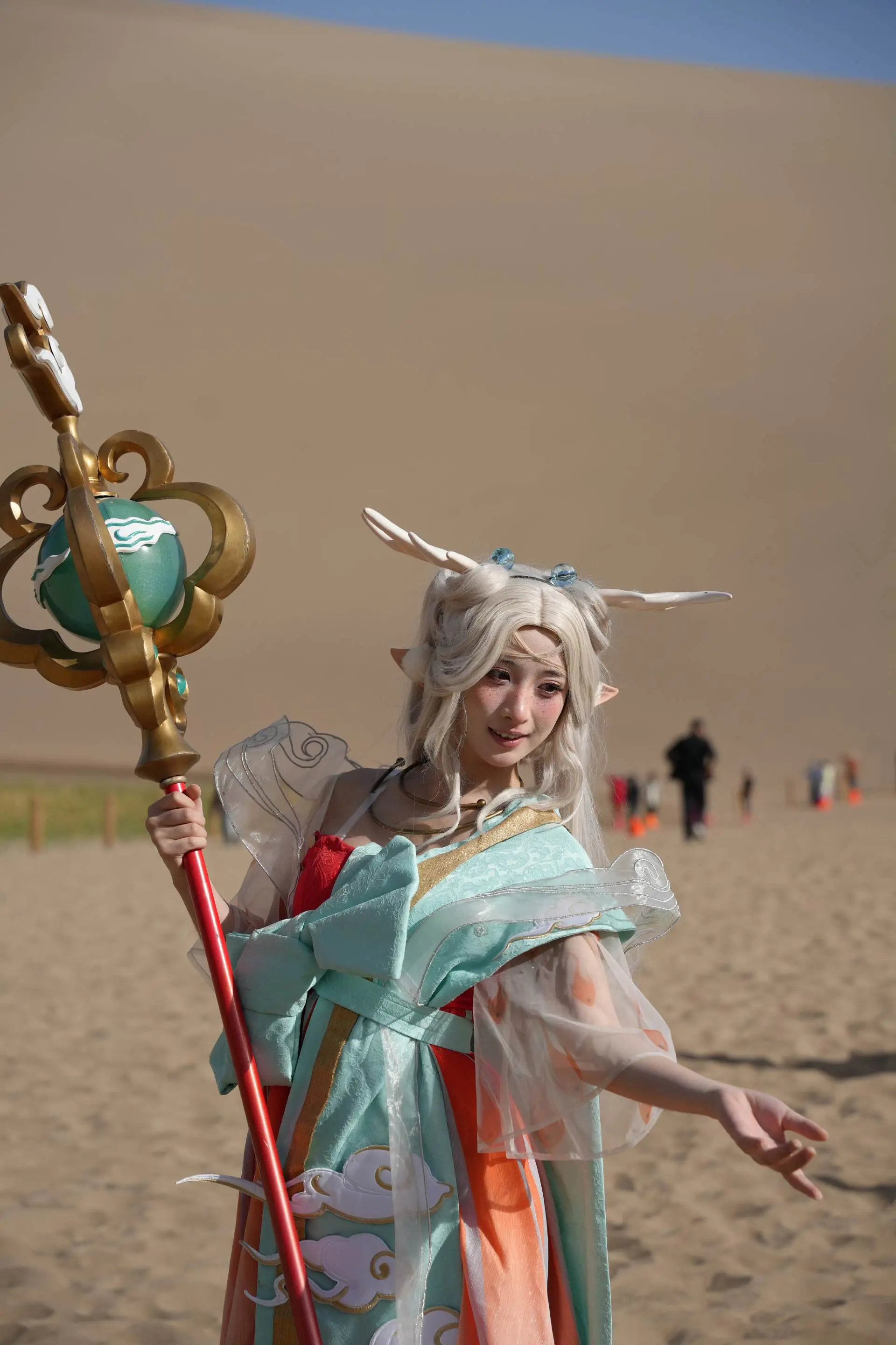 敦煌飞天音乐会上，cos瑶妹遇见神鹿的美女超好看，造型也超还原