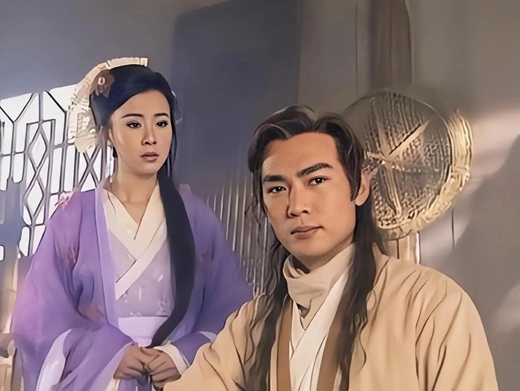 全员美女竟压不住男主？这两部飞刀剧，焦恩俊凭泡面头封神！