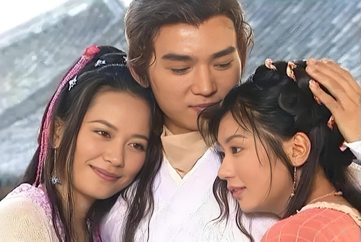 全员美女竟压不住男主？这两部飞刀剧，焦恩俊凭泡面头封神！