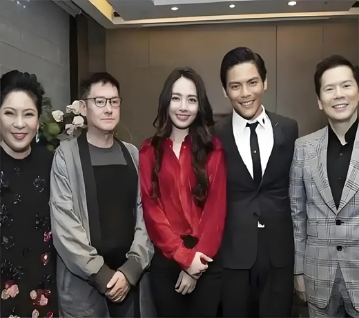 向家赠地不给钱？郭碧婷爸爸回应女儿一人养家，女婿向佐婚后放飞自我太“抓马”​！