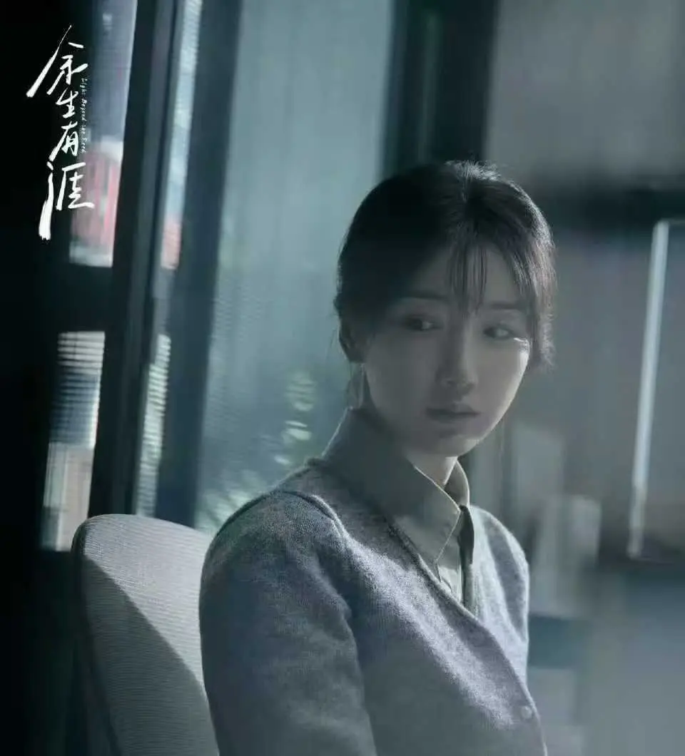 女演员的身材很重要，37岁的毛晓彤与26岁的杨雨希站一起很明显