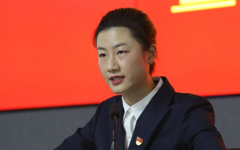 丁宁，已任校长