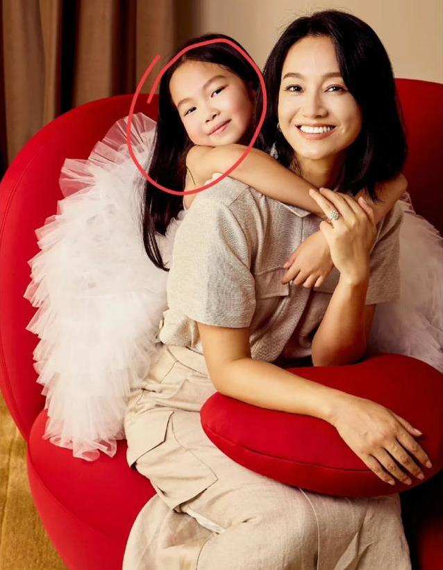 朱丹被骂重男轻女，8岁女儿首次露面，网友瞬间闭嘴了