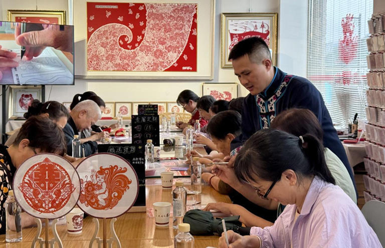 指尖生花融古今 贵州铜仁非遗焕新生。