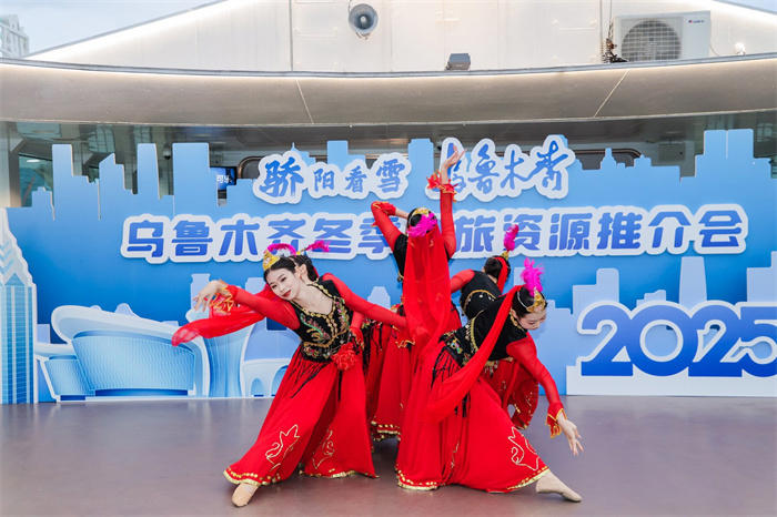 甲板上唱响麦西来甫，乌鲁木齐赴上海文旅推介