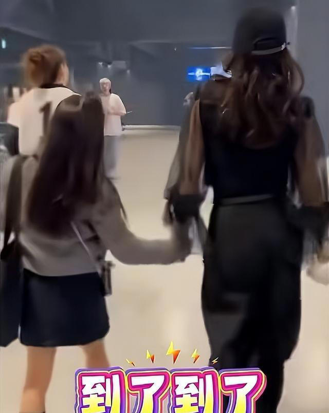 章子怡带女儿追星宋雨琦，9岁醒醒超爱美，化妆见偶像好漂亮