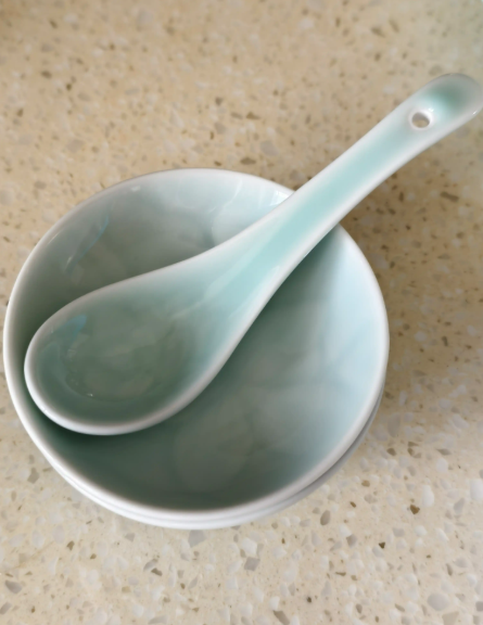 为什么有的陶瓷勺柄上有洞，有的却没有？