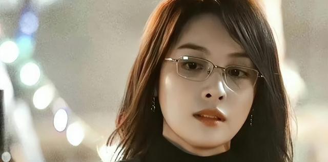 她明明比吴越漂亮，也比曾黎年轻，于和伟两次合作都没让她出圈